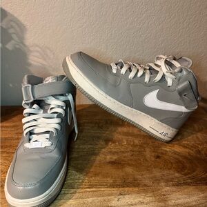 Men’s Nike' Air Force 1 Mid - Gray/White